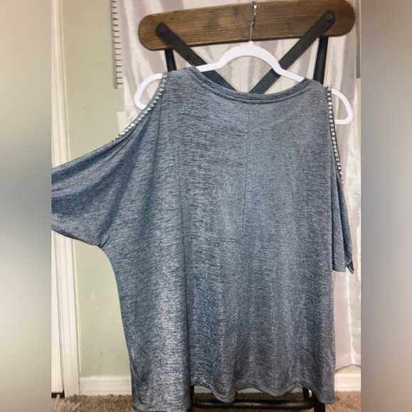 Juicy Couture- size L- Grey blouse with rhinestones and tied sleeves. - Picture 5 of 5